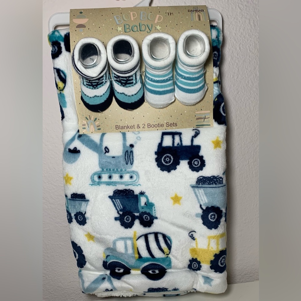 Bop Bop baby, blanket & 2 bootie sets